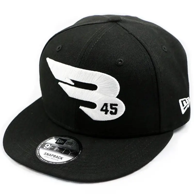 B45 Classic Black 9Fifty Snapback Hat – New Era Licensed Design (950-Black) 1