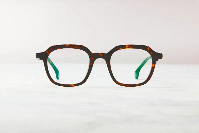 Barcelona Sunglasses In Dark Yellow Tortoise Pattern 1